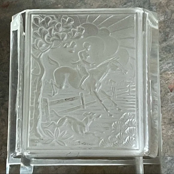 ART DECO CZECH FROSTED CIGARETTE 🚬 HOLDER -EQUESTRIAN 🐎 THEME CIRCA 1935 EUC